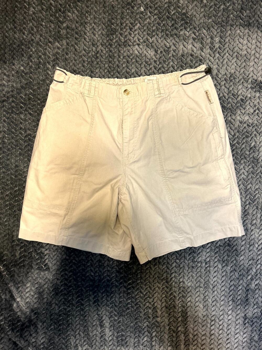Columbia Hiking Shorts Women's Large Beige Comfort Flat Front Adjustable Waist